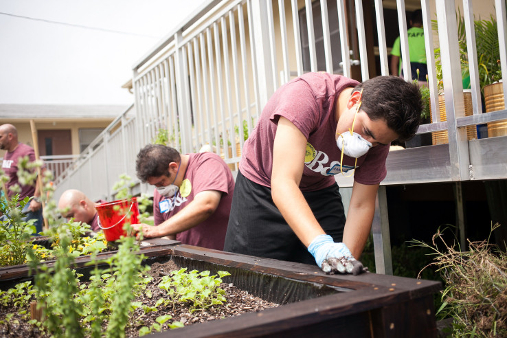 BB&T builds gardens for Boys and Girls Club of Central Texas